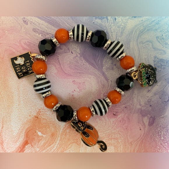 Halloween Beaded Stretchy Charm Bracelet - Picture 9 of 9